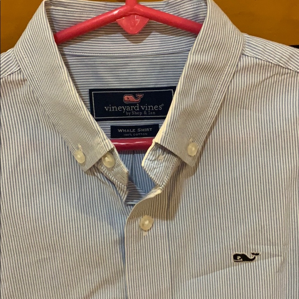 Vineyard Vines boys shirt size 7 like new